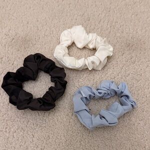 Lululemon Uplifting Scrunchies